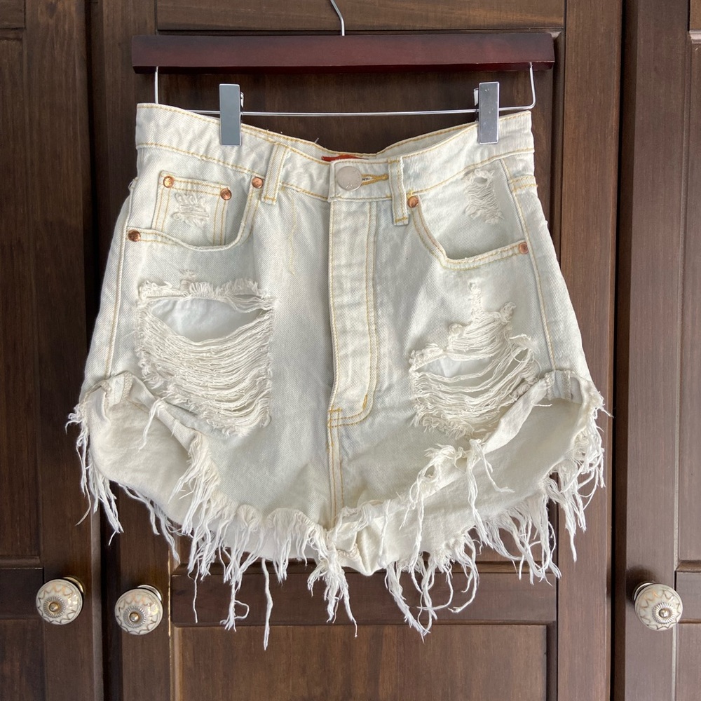 Small Signature8 Jean shorts lightwash